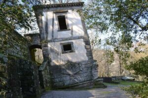house bomarzo